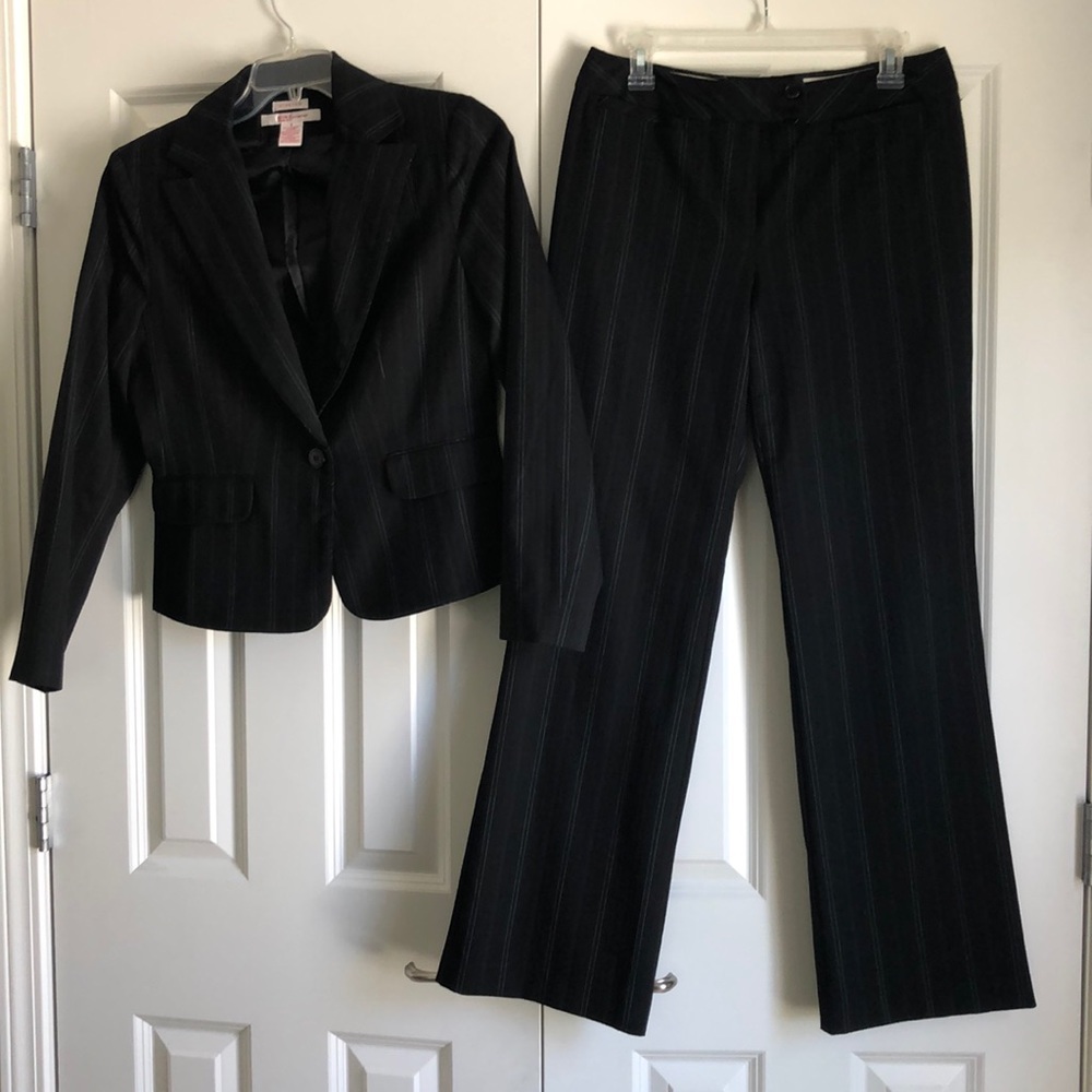 Nine & company black suit.Size 8